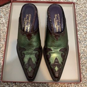Gently worn Donald J Pliner shoes
